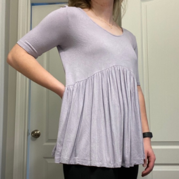 Simple blouse - Picture 3 of 3